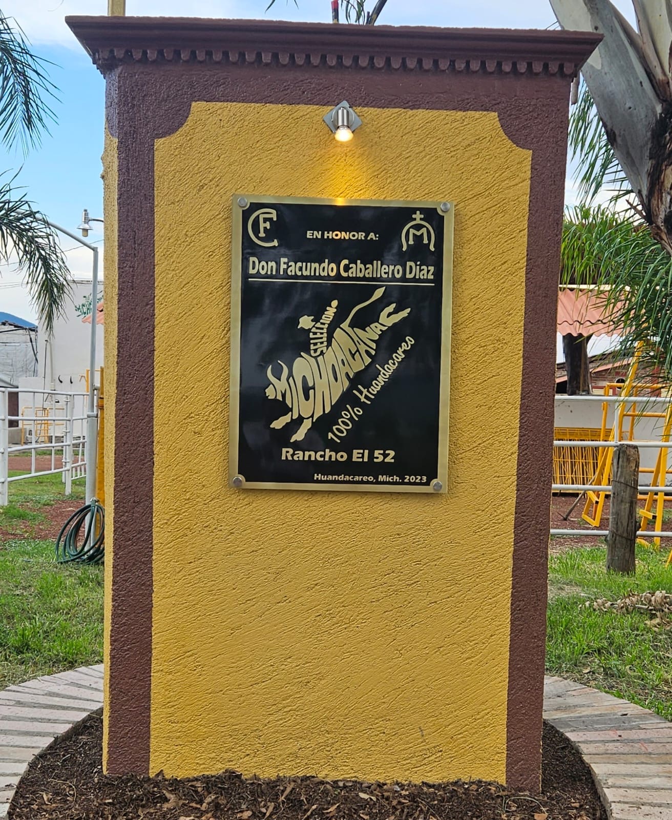 Monumento en honor a Don Facundo en el Rancho El 52